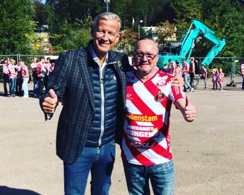 10512906 B5F8 44E5 8C40 121EEF12D56D