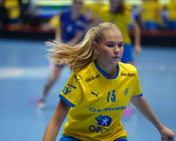 U19damfinnkampenupp