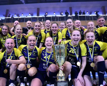 Damlandslaget Firar