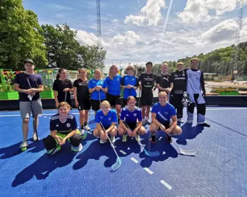 Sommarinnebandy på studan (1)