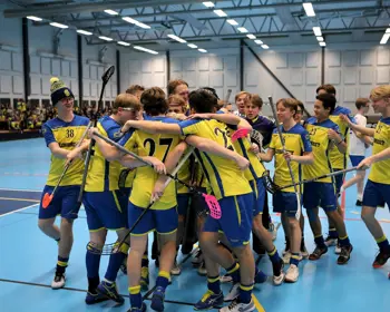 SDF-SM glada spelare i klunga